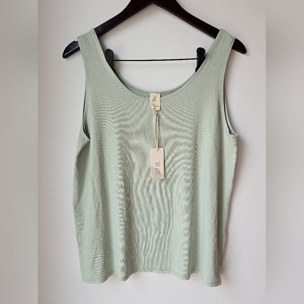 IVY ROSE Canada Sleeveless Top in Sage Green Rayon Size L - Picture 2 of 4